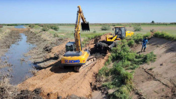 Фотография к новости: БҚО-да 100 шақырымнан астам ирригациялық канал тазартылды