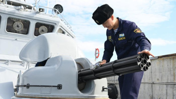 Фотография к новости: Әскери-теңіз күштерінің кемелері қысқы кезеңге дайын ба?