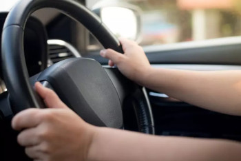 Фотография к новости: Ақтөбеде 8-сынып оқушысы әкесінің көлігімен серуендеуге шығып, қаза тапты