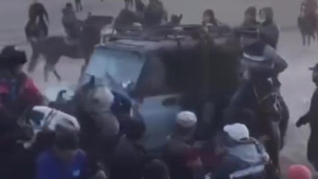 Фотография к новости: Көкпар кезінде жол талғамайтын көлікпен аттарды қаққан жүргізуші ұсталды