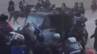 Көкпар кезінде жол талғамайтын көлікпен аттарды қаққан жүргізуші ұсталды