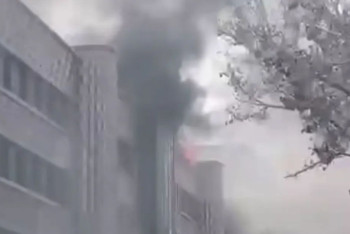 Фотография к новости: Алматыда бос тұрған әкімшілік ғимараттан өрт шықты