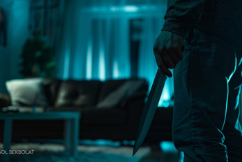 Фотография к новости: 9 жерден пышақ сұққан: Ақмола облысында ер адам бұрынғы әйелін өлтіруге оқталған