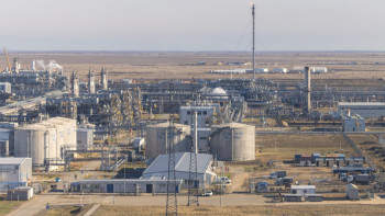 Фотография к новости: Бектенов Қарашығанақтағы газ өндіру мен қайта өңдеу жобаларының дамуын тексерді