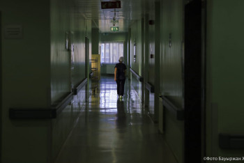 Фотография к новости: Қарағандыда 16 жасар баланың өліміне байланысты анасы 3 аурухананы сотқа берді