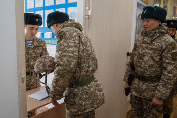 Фотография к новости: Сенатор әскери қызметтегі тәртіп мәселесін көтерді