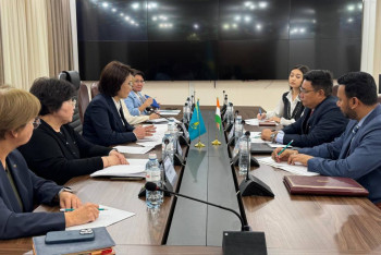 Фотография к новости: Қазақстан мен Үндістан дәстүрлі медицина саласында бірлескен жобаларды бастамақ