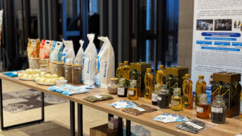 Фотография к новости: Ұннан балға дейін: СҚО Қытай елшілігінде жәрмеңке өткізді