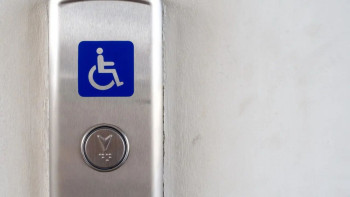 Фотография к новости: Алматыда жаяу жүргіншілер өткелдеріндегі көтергіштердің көбі істемейді