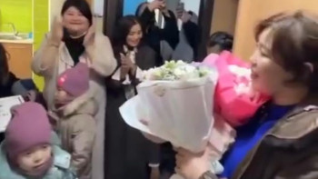 Фотография к новости: "Анамызды жындыханаға жатқызды" деп шырылдаған 5 бала анасымен қауышып, үш бөлмелі пәтер сыйға алды