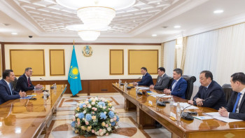 Фотография к новости: Қазақстанда экологиялық таза авиаотын өндіретін зауыт салынады