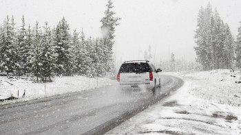 Фотография к новости: Қар аралас жаңбыр мен қар: Жүргізушілерге жолда абай болу ескертілді
