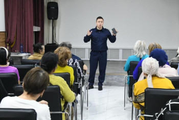 Фотография к новости: Зейнеткерлерді телефон алаяқтарынан қалай қорғауға болады