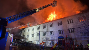 Фотография к новости: Алматыдағы балалар үйіндегі өрт: Тәрбиеленушілер от тимеген ғимаратқа орналасады