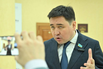 Фотография к новости: Өршіп кеткен мәселені дереу тоқтату керек: Депутат ЛГБТ-ға қатысты ойын айтты