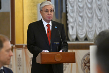 Фотография к новости: Тоқаев: Қиын жылдарда біз бір-бірімізді қолдап, иық тіресіп қатар тұрдық