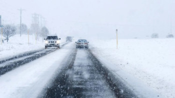 Фотография к новости: Қар мен көктайғақ: Қазақстанның 6 өңірінде жол қозғалысы қиындауы мүмкін
