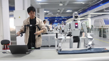 Фотография к новости: Қытай роботтарды қалай оқытады?