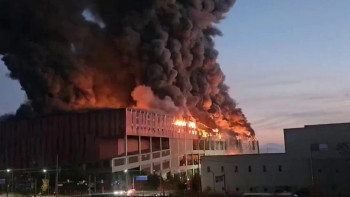 Фотография к новости: Оңтүстік Кореяда ірі логистикалық қойма өртенді