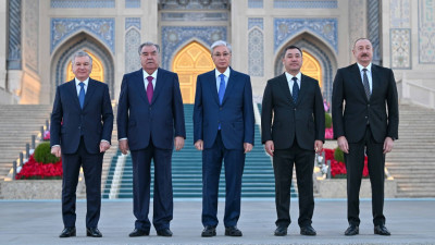 Мемлекет басшылары Ташкенттегі Ислам өркениеті орталығына барды