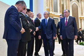 Фотография к новости: Тоқаев "Келешек мұрасы" халықаралық сыйлығын тапсыру рәсіміне қатысты