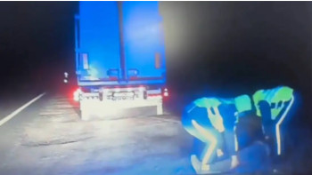 Фотография к новости: Абай облысында патрульдік полицейлер жүргізушіні құтқарып қалды