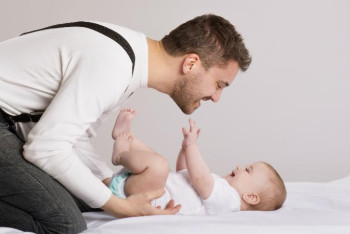 Фотография к новости: Әкелер де декреттегі уақыт үшін “стаж” жинай алады: Қазақстанда өзгеріс ұсынылды