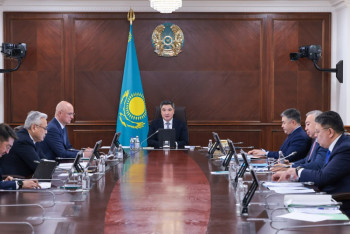 Фотография к новости: Бектенов бензин мен дизельді қатаң бақылауда ұстауды тапсырды