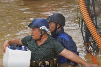 Вьетнамда 50 мыңнан астам үй су астында қалды