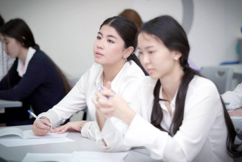 Фотография к новости: Еліміздегі 1,5 млн оқушы бір мезгілде мазмұндама жазды