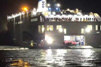 Фотография к новости: Бортта 267 адам болды: Оңтүстік Корея жағалауында жолаушылар паромы жартасқа соғылды