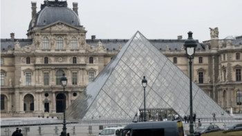 Фотография к новости: "Ғасыр тонауынан" кейін Лувр мұражайына 100 жаңа камера орнатылады