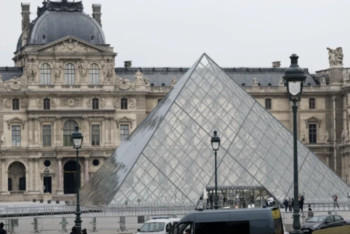 Фотография к новости: "Ғасыр тонауынан" кейін Лувр мұражайына 100 жаңа камера орнатылады