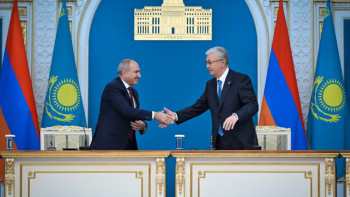 Фотография к новости: Тоқаев Әзербайжан басшысына санкцияларды алып тастағаны үшін ризашылығын білдірді