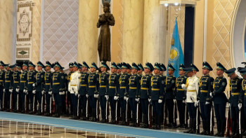 Фотография к новости: Тоқаев Ақордада Пашинянды қарсы алды