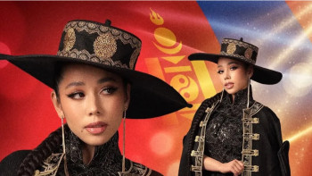 Фотография к новости: Димаш Құдайберген Silk Way Star байқауының жеңімпазын марапаттады