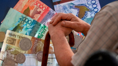 "Әке, жол апатына түстім": Зейнеткер жағдайды "шешу" үшін 13 млн теңгесін берді