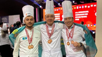 Фотография к новости: Қазақстандық аспаздар Түркияда өткен фестивальде топ жарды