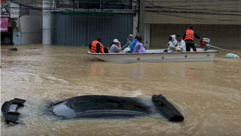 Фотография к новости: Таиландтың оңтүстігінде су тасқынына байланысты жүздеген мың адам эвакуацияланды