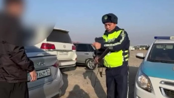 Фотография к новости: Той кортежіне айыппұл салынып, заңсыз “стробоскоп” тәркіленді