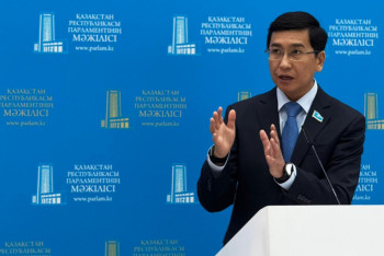 Фотография к новости: Дәрігерлерді қорғайтын заң не үшін керек? Аймағамбетов түсіндірді