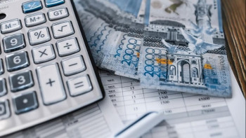 Фотография к новости: 78 адамды "жұмысқа орналастырып", 50 млн теңге жымқырғандар сотталды