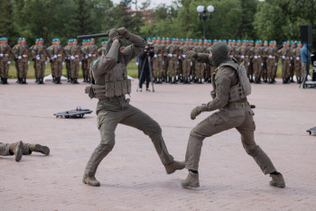 Фотография к новости: Әскери қызметші ант қабылдау кезінде екі көзінен айырыла жаздады