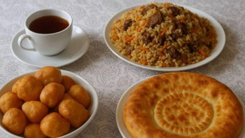 Фотография к новости: Бауырсақ, шай мен палау: ҚМДБ жаназа мен құдайы астың мәзірін бекітті