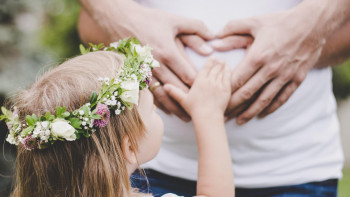 Фотография к новости: Қазақстандағы ана мен баланы қорғау: ұлттық құндылық пен мемлекеттік саясат