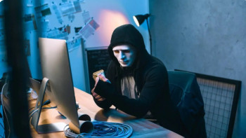 Фотография к новости: Оңтүстік Кореяда хакерлер 120 мың үйдегі бақылау камераcын бұзып, ашық бейнелерді жариялаған