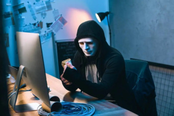 Фотография к новости: Оңтүстік Кореяда хакерлер 120 мың үйдегі бақылау камераcын бұзып, ашық бейнелерді жариялаған