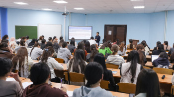 Фотография к новости: Елімізде 10 мыңға жуық Үндістан студенті білім алып жатыр