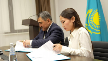 Фотография к новости: Мектеп оқушысы министрлікпен меморандум жасасты