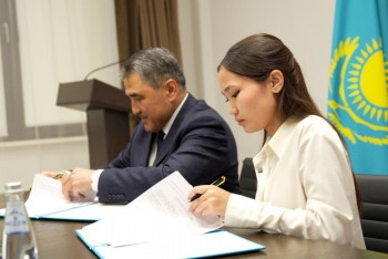 Фотография к новости: Мектеп оқушысы министрлікпен меморандум жасасты